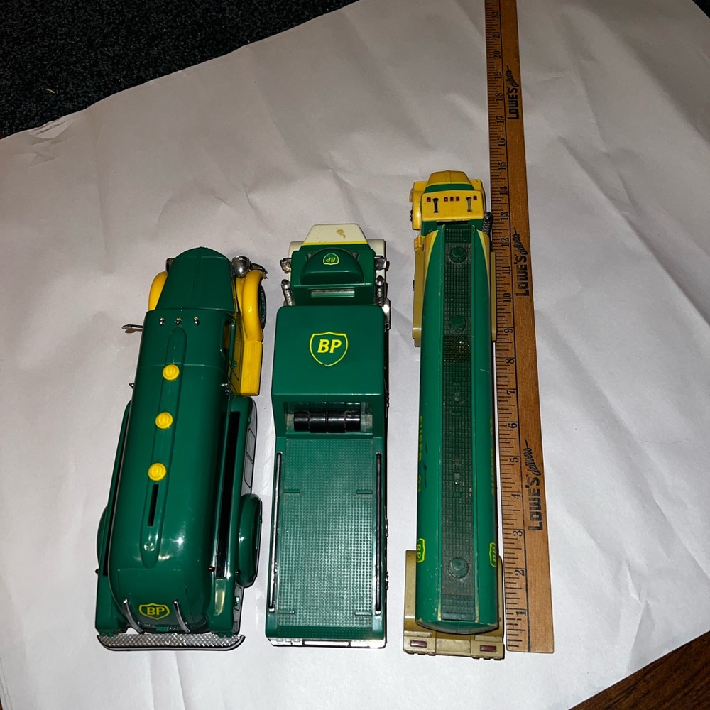 Lot of 3 BP Hess Green and Yellow Collectable Tanker Truck Set - Picture 12 of 15